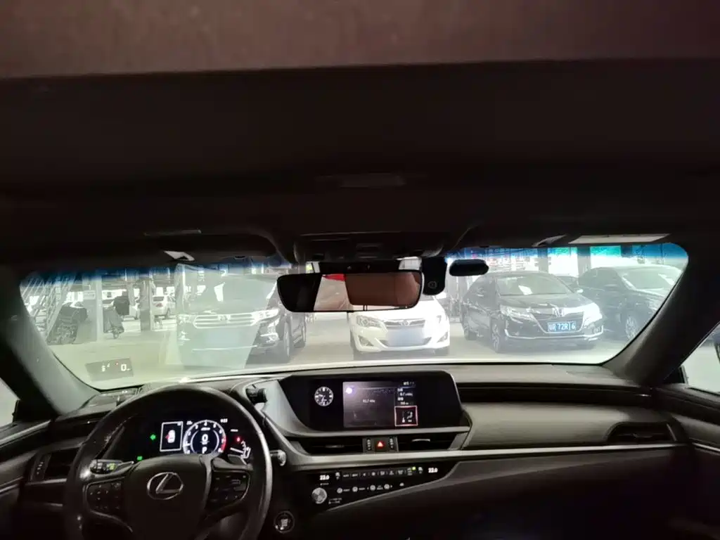 Lexus ES — миниатюра 18