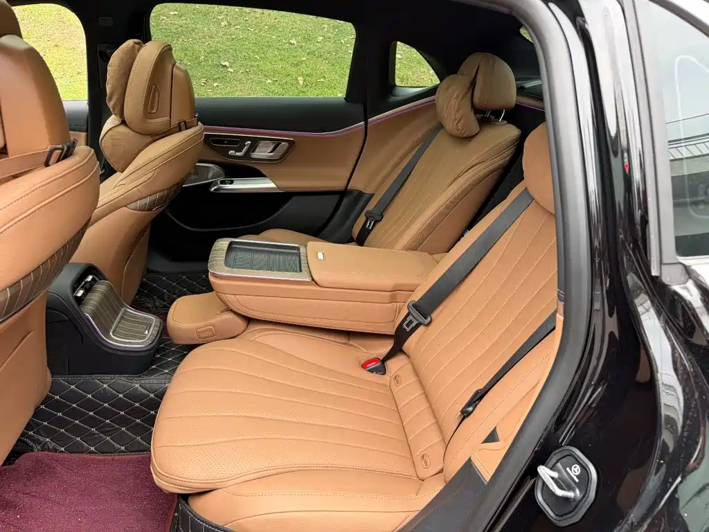 Mercedes-Benz E-Class — миниатюра 12