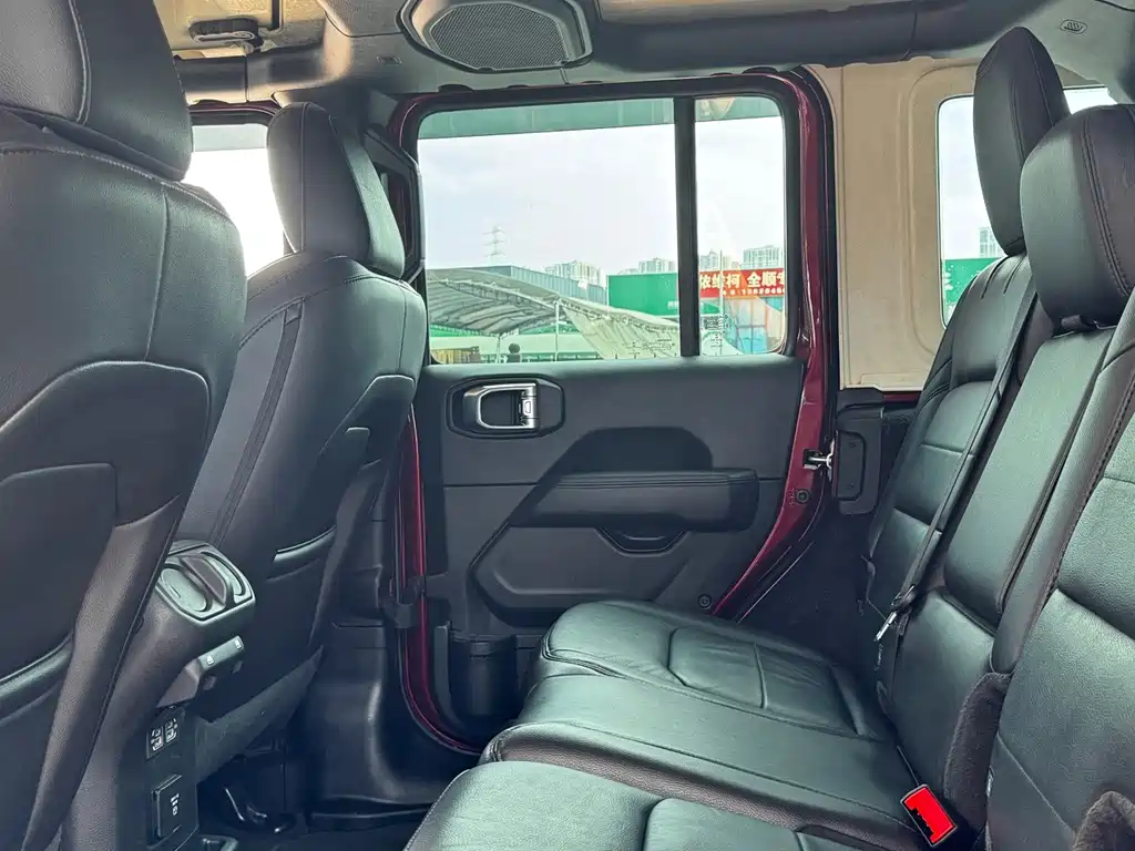 Jeep Wrangler — миниатюра 10