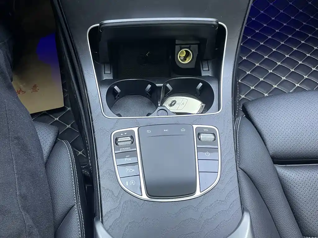 Mercedes-Benz C-Class — миниатюра 11