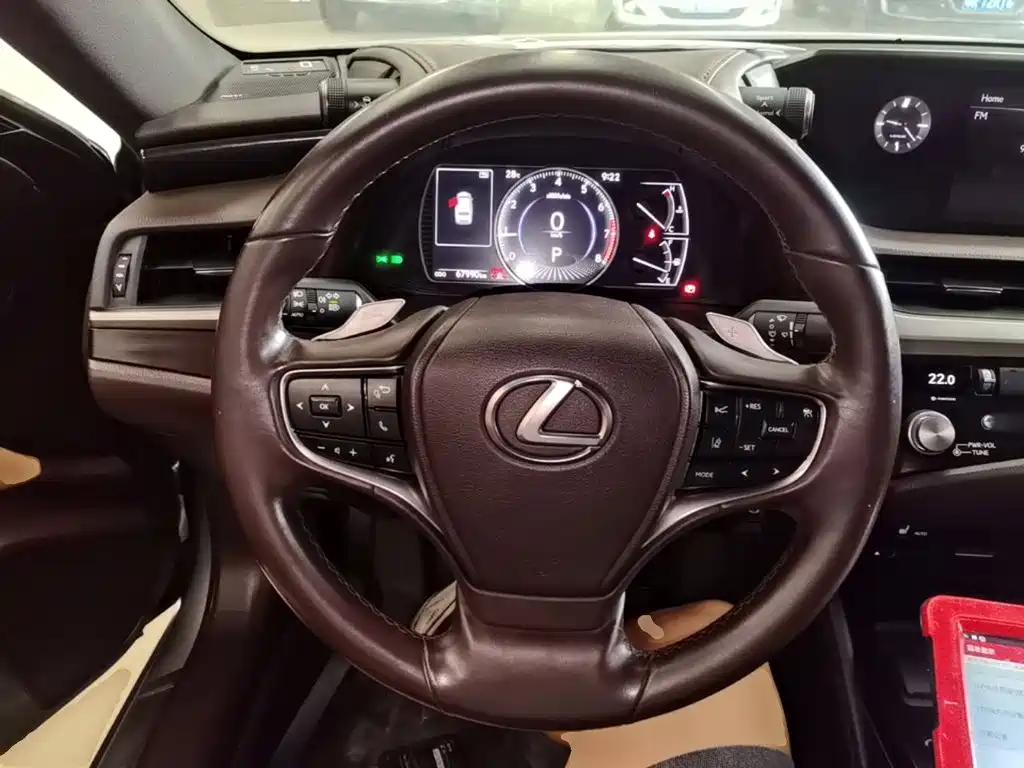 Lexus ES — миниатюра 11
