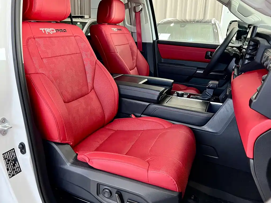 Toyota Sequoia — миниатюра 8