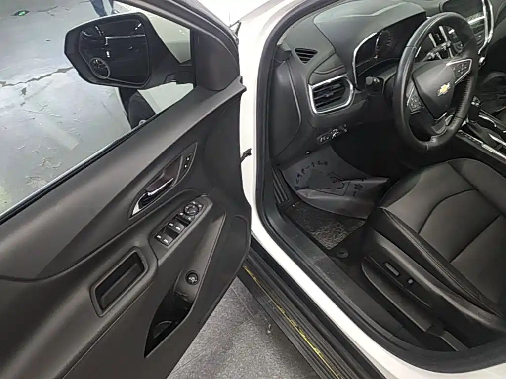 Chevrolet Equinox — миниатюра 16