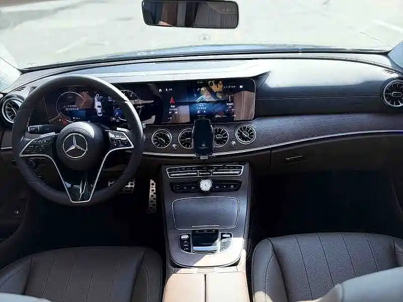 Mercedes-Benz E-Class — миниатюра 10