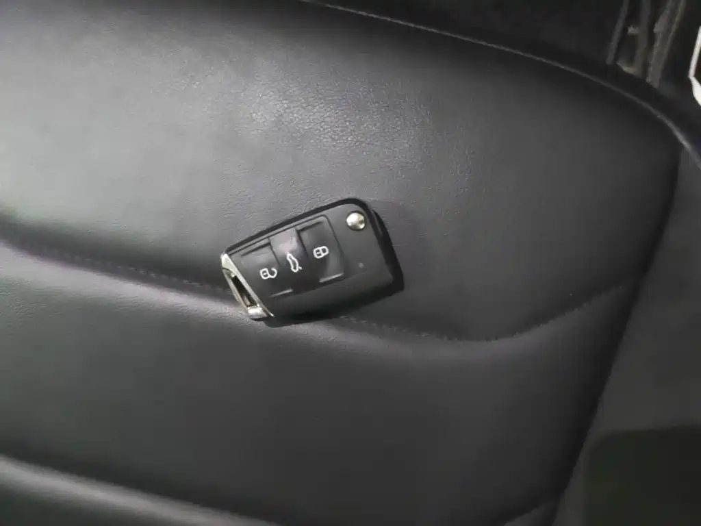 Volkswagen Tiguan L — миниатюра 10