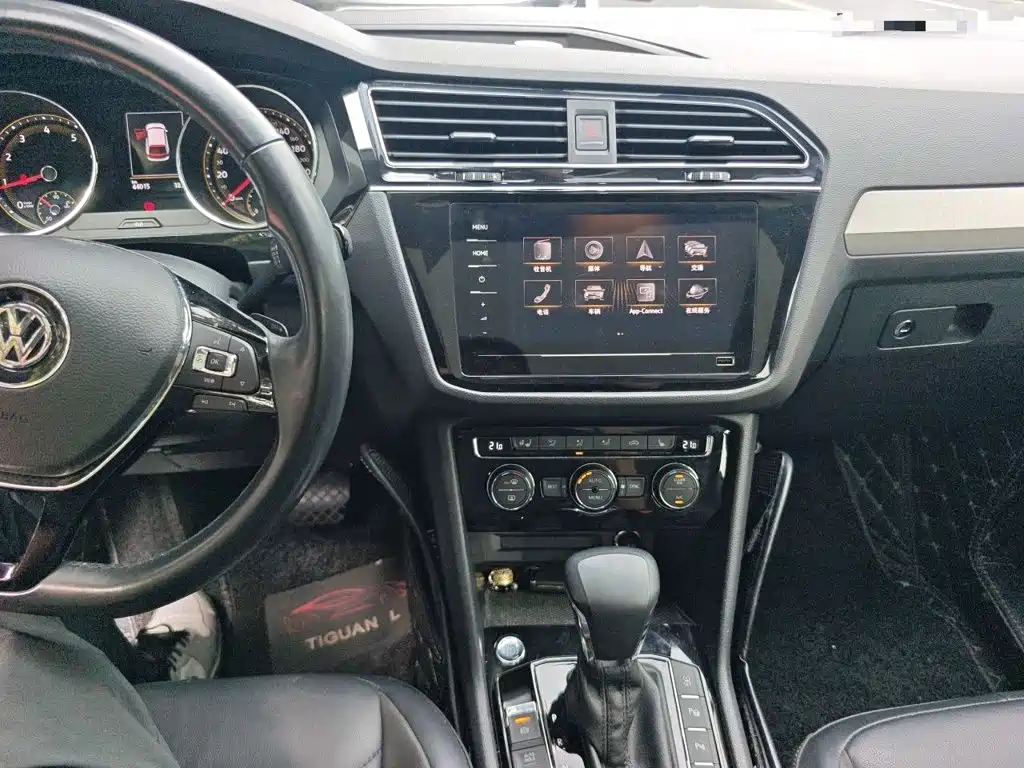 Volkswagen Tiguan L — миниатюра 15