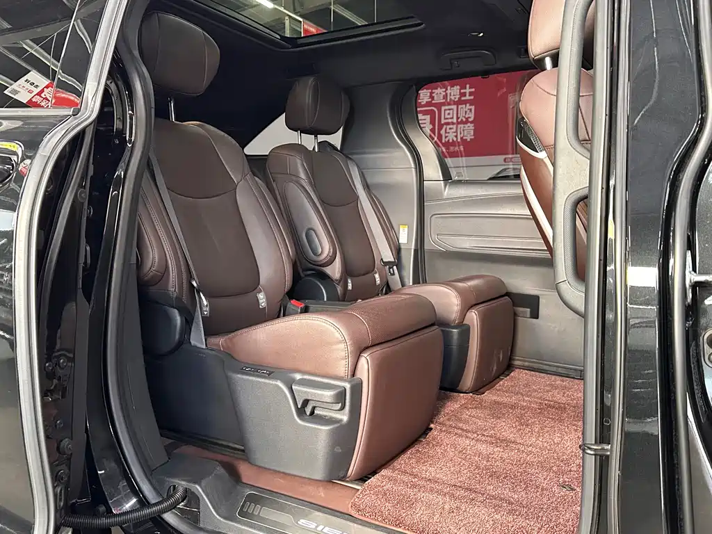 Toyota Sienna — миниатюра 9