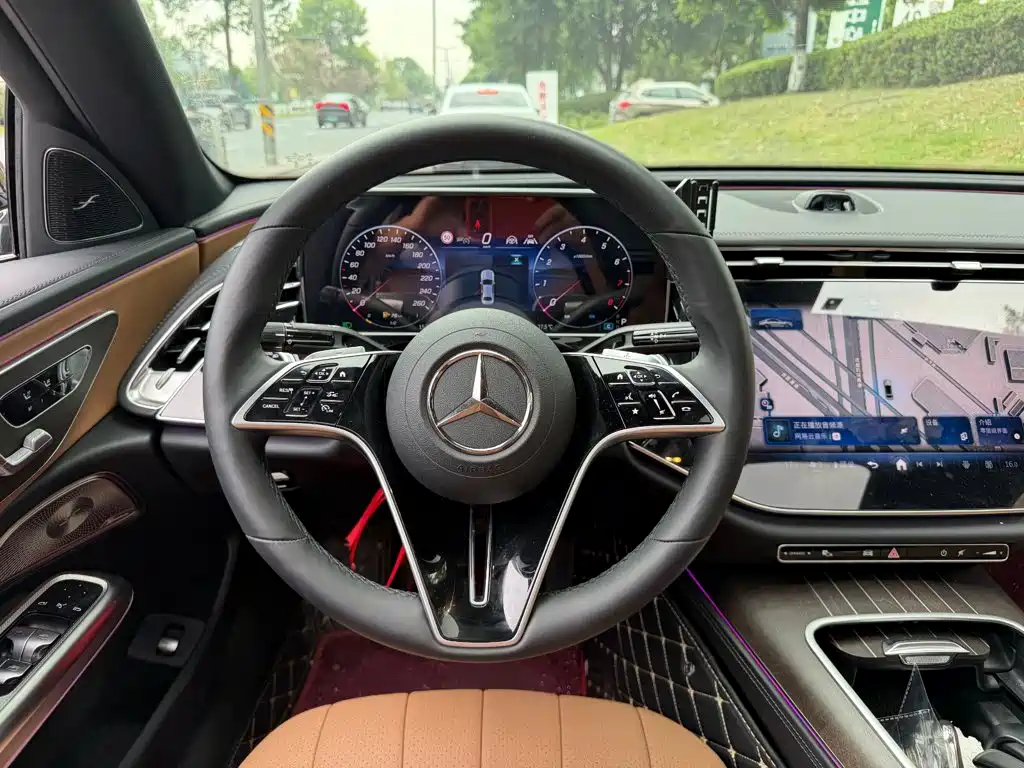 Mercedes-Benz E-Class — миниатюра 14