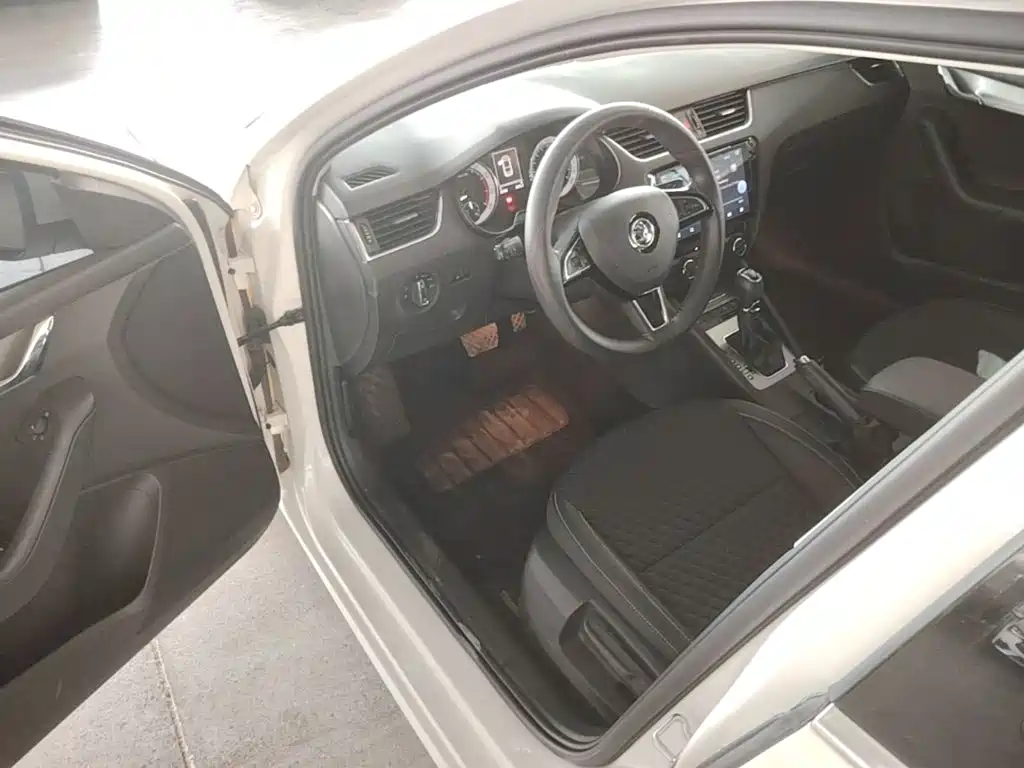 Skoda Octavia — миниатюра 16