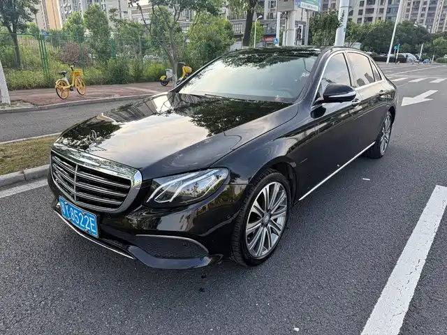Mercedes-Benz E-Class 2016 E 300 L Luxury — фото 1