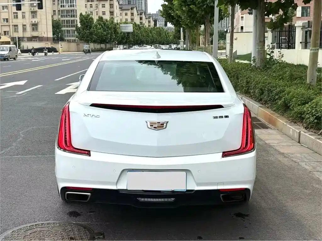 Cadillac XTS — миниатюра 8