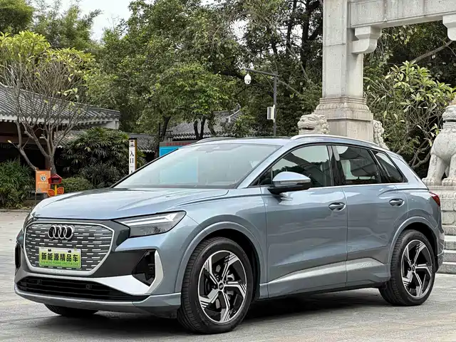 AUDI Q4 E TRON 2024