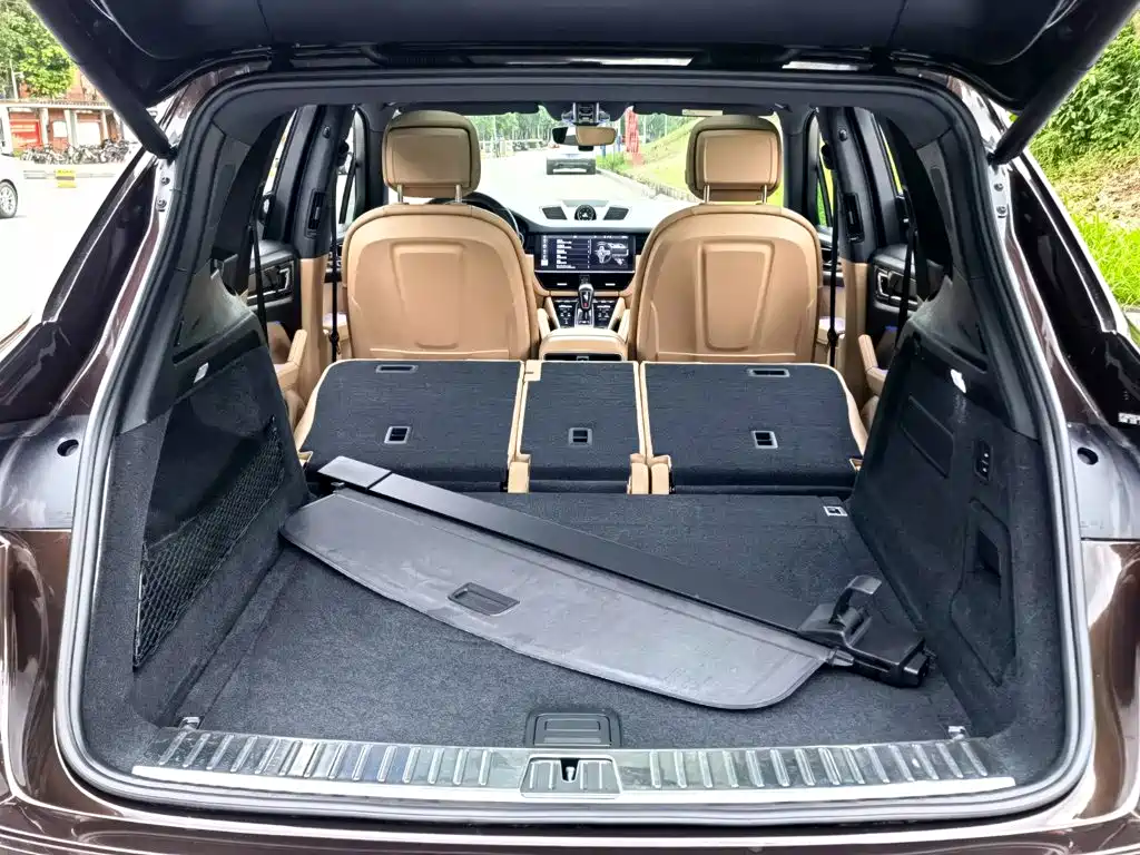 Porsche Cayenne — миниатюра 11