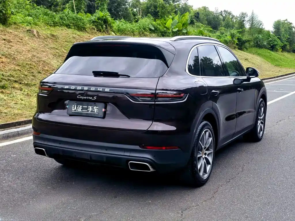 Porsche Cayenne — миниатюра 7