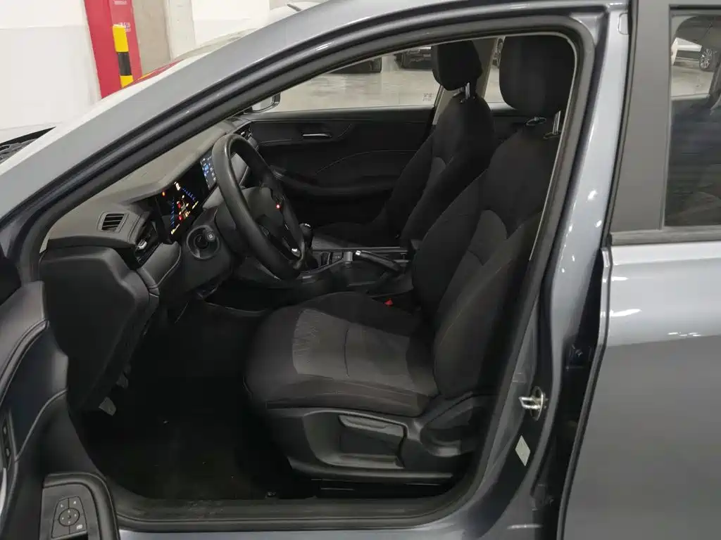 Roewe i5 — миниатюра 10