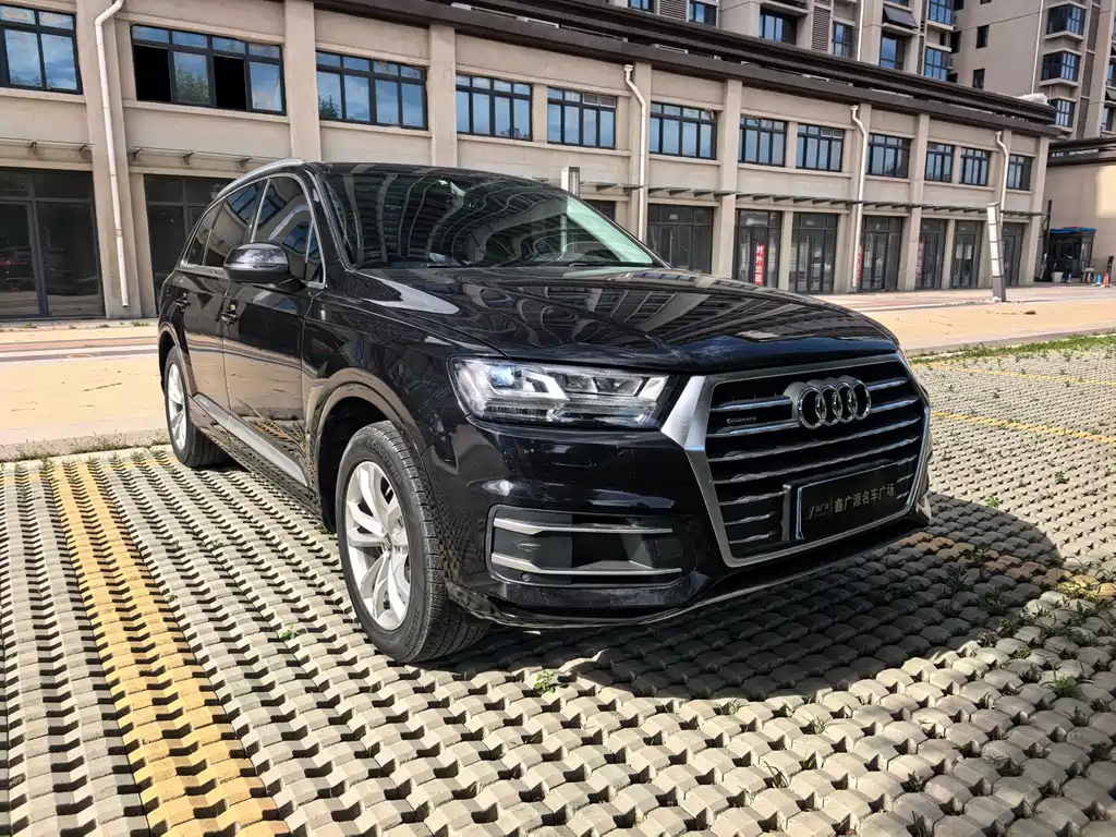 Audi Q7 — миниатюра 3