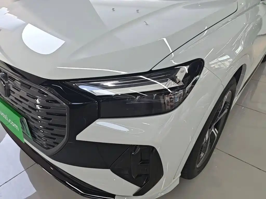 Audi Q4 e-tron — миниатюра 24