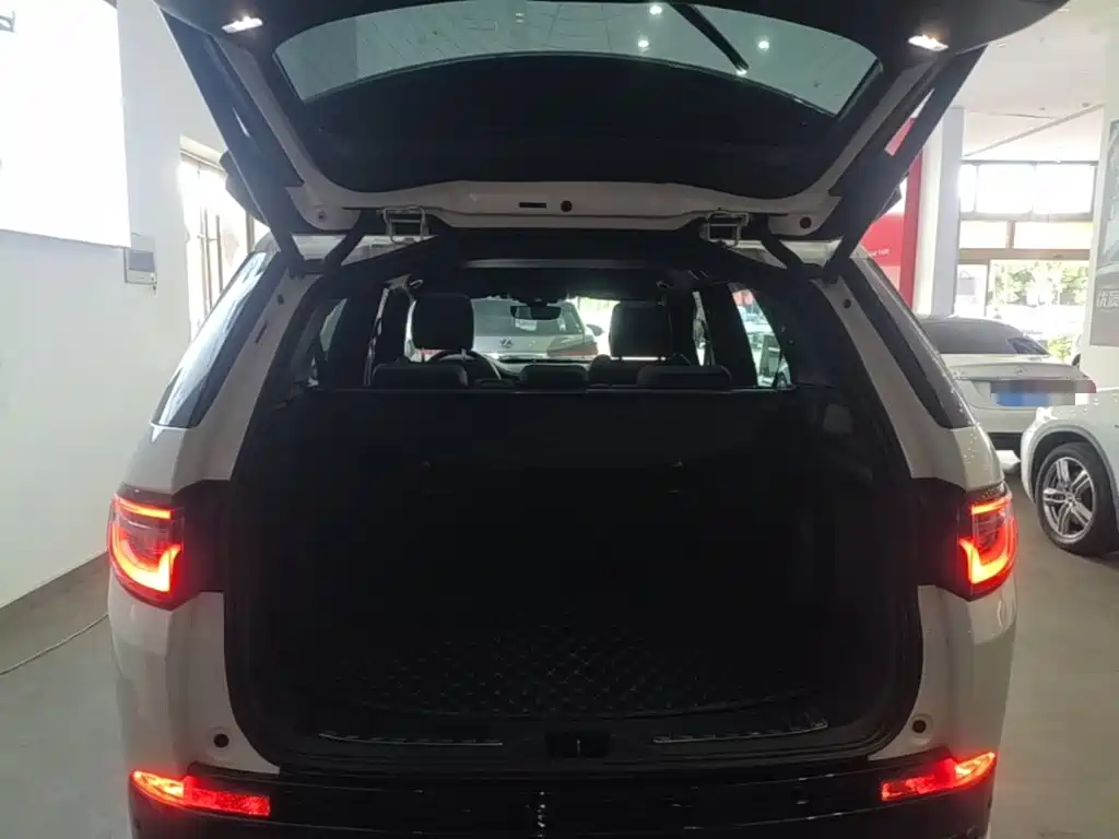 Land Rover Discovery Sport — миниатюра 19