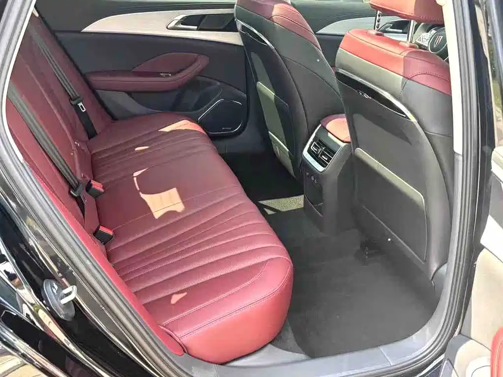 Hongqi H5 2025 2.0T AT