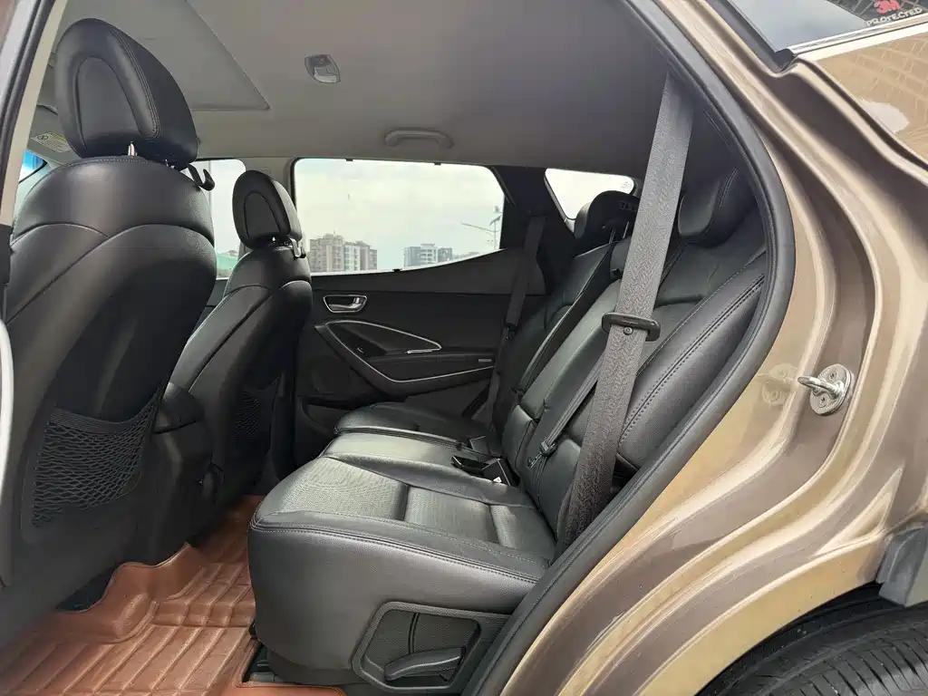 Hyundai Santa Fe — миниатюра 6
