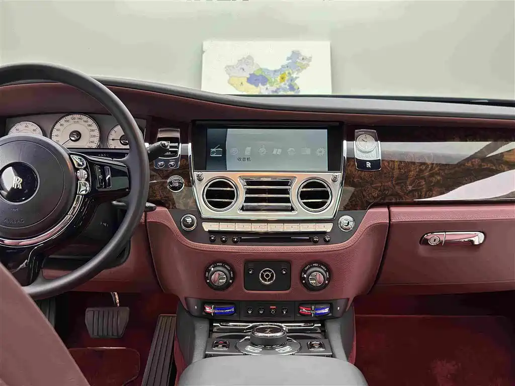 Rolls-Royce Ghost — миниатюра 15