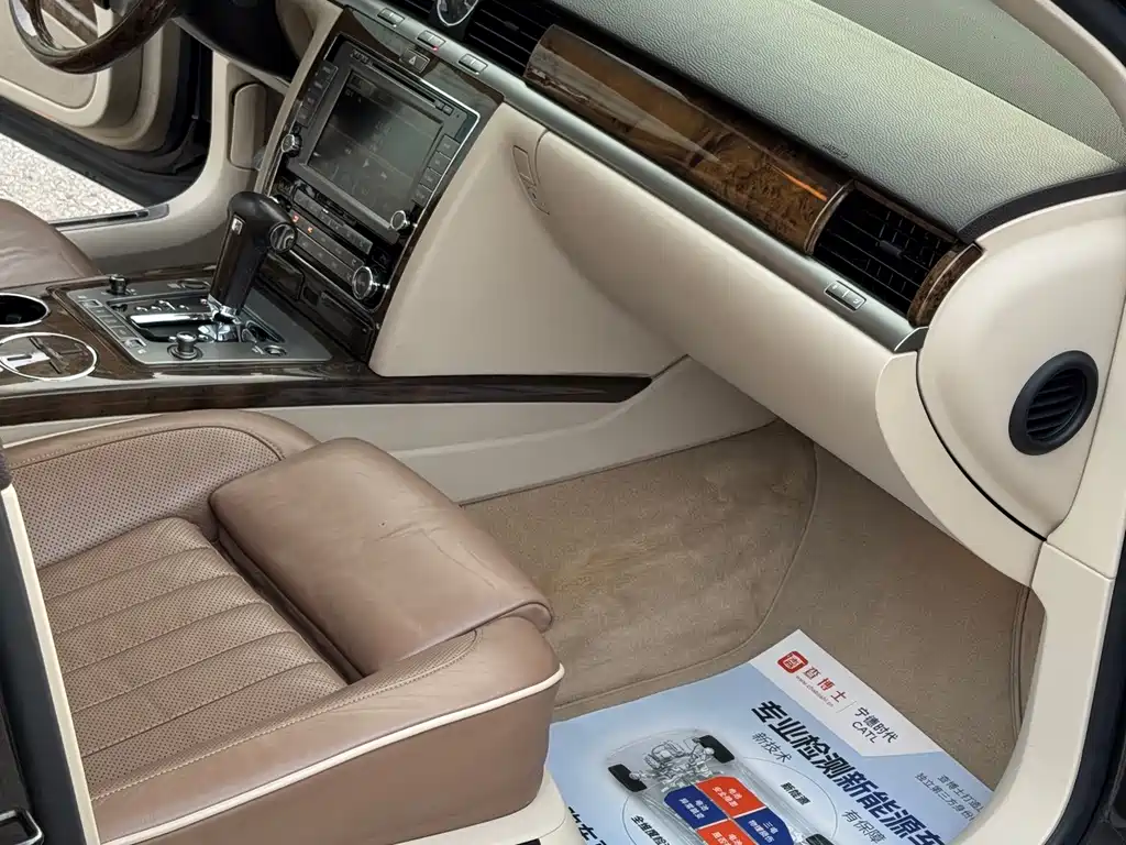 Volkswagen Phaeton — миниатюра 10