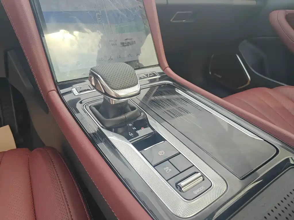 Hongqi Hongqi H5 — миниатюра 17