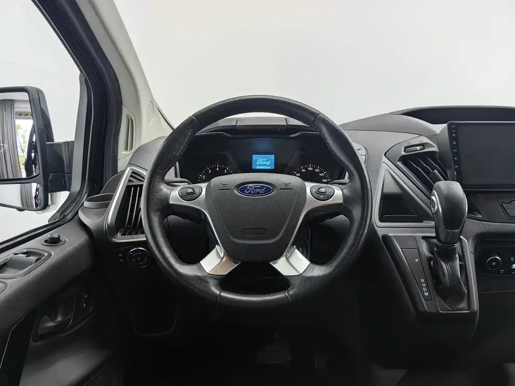 Ford Tourneo — миниатюра 11