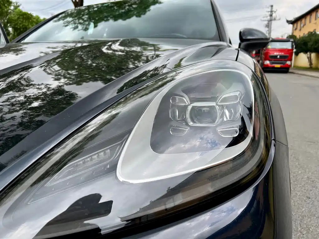 Porsche Cayenne — миниатюра 9