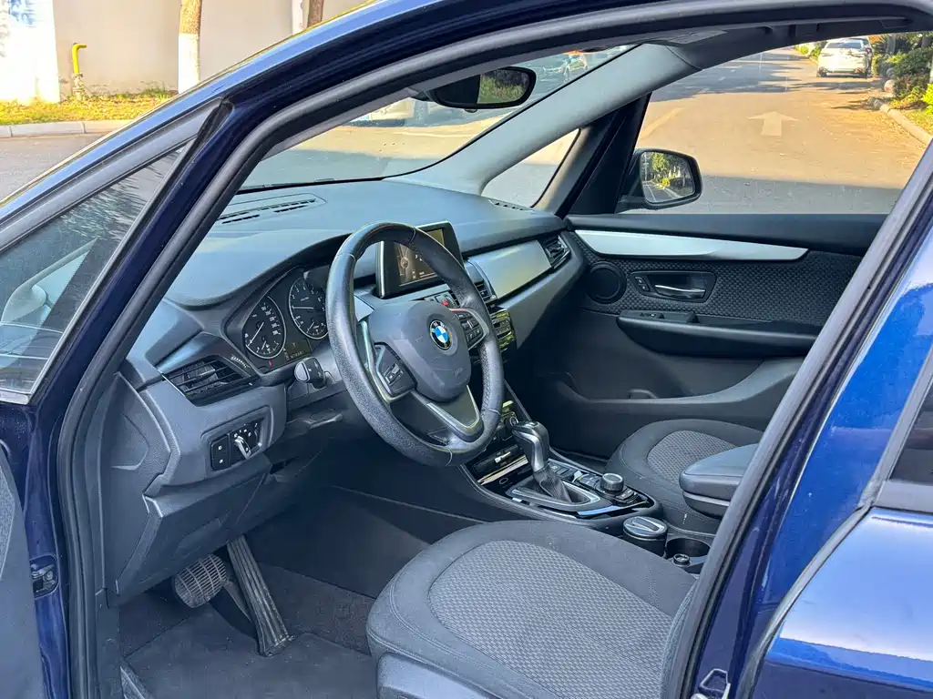 BMW 2 Series Active Tourer — миниатюра 8
