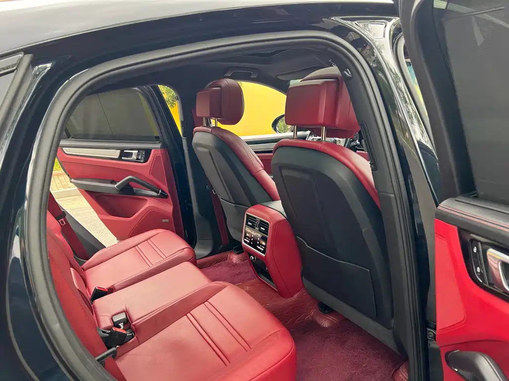 Porsche Cayenne — миниатюра 11