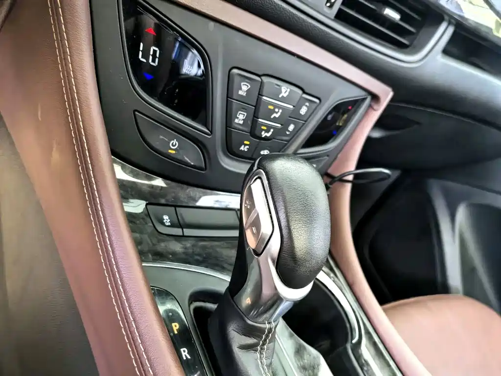 Buick Envision Plus — миниатюра 11