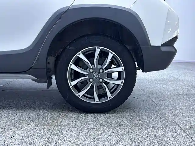 Toyota Yaris L — миниатюра 19