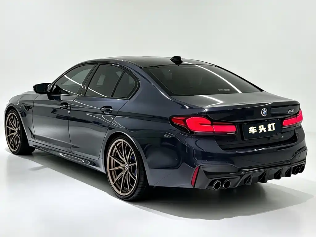 BMW M5 — миниатюра 7