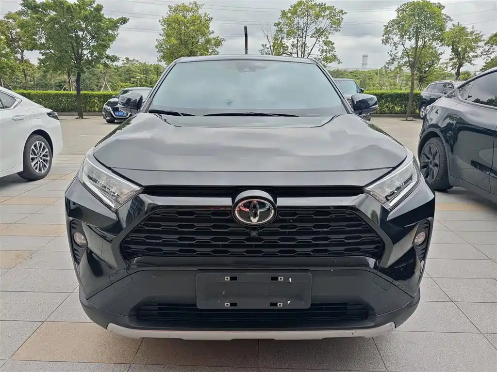 Toyota RAV4 — миниатюра 3