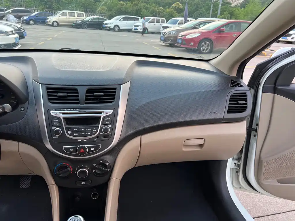 Hyundai Verna — миниатюра 8