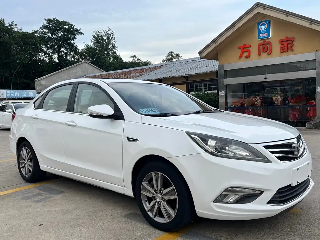 Changan Eado — миниатюра 3