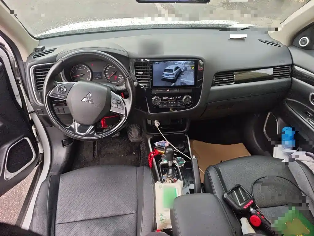 Mitsubishi Outlander — миниатюра 5
