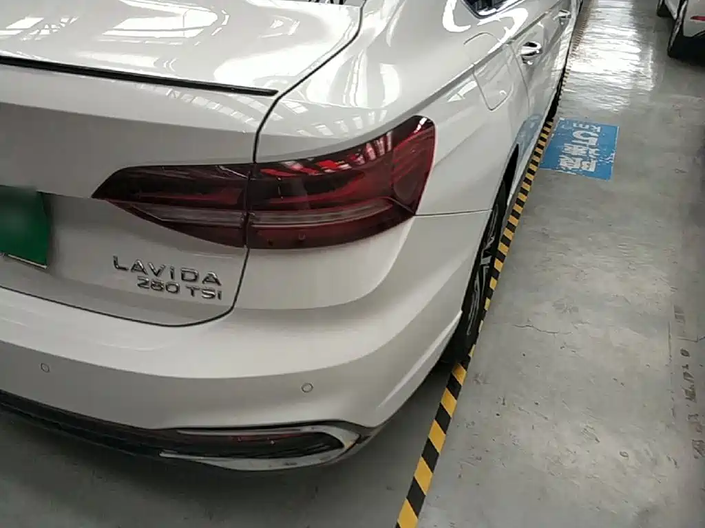 Volkswagen Lavida — миниатюра 8