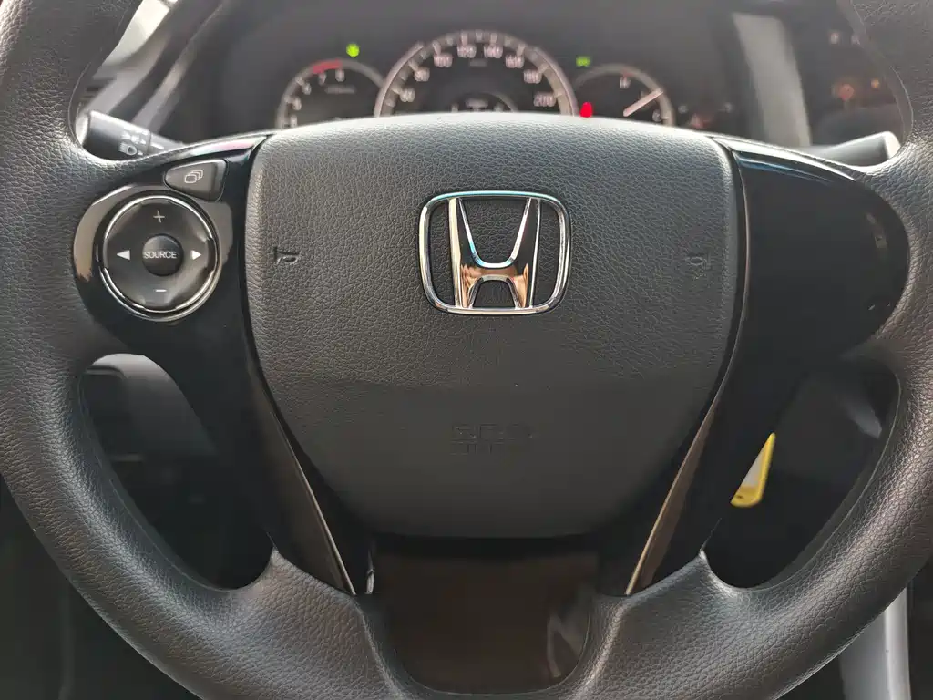 Honda Accord — миниатюра 16