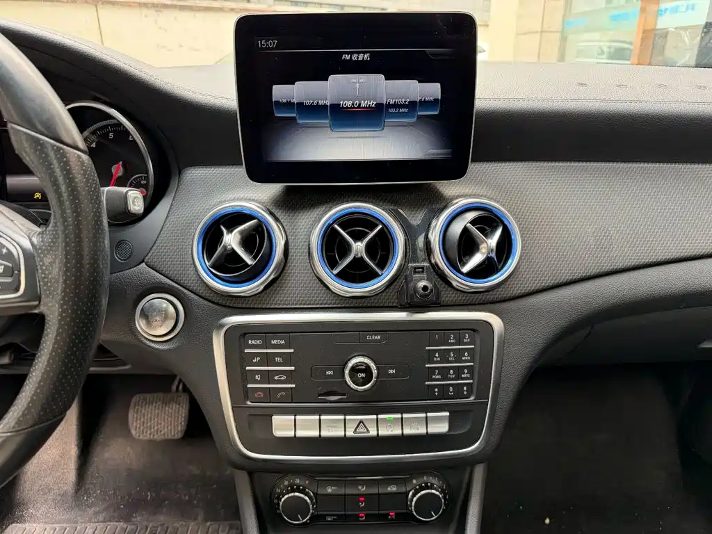 Mercedes-Benz GLA — миниатюра 9
