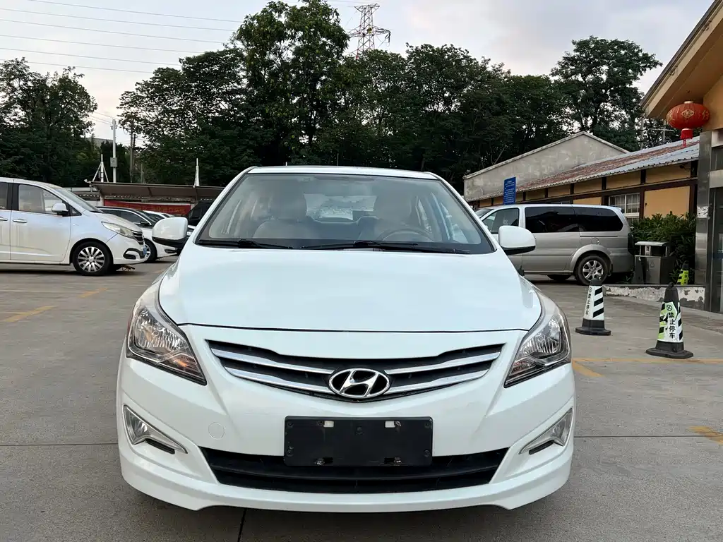 Hyundai Verna — миниатюра 2