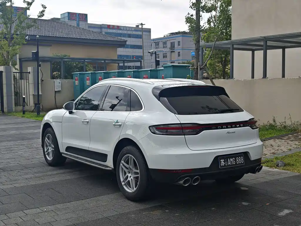 Porsche Macan — миниатюра 10