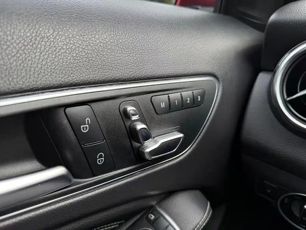 Mercedes-Benz GLA — миниатюра 16