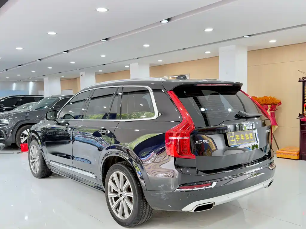 Volvo XC90 2019 T6 7 мест V