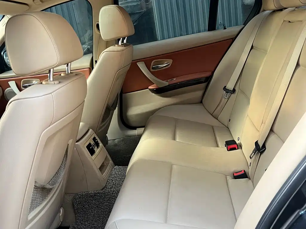 BMW 3 Series — миниатюра 8