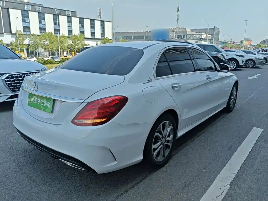 Mercedes-Benz C-Class — миниатюра 7