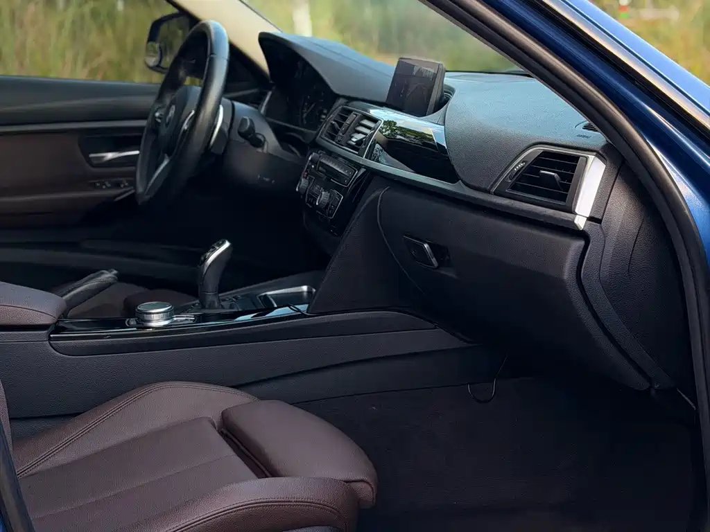 BMW 3 Series — миниатюра 17