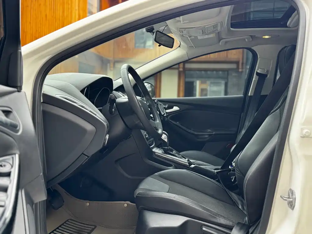 Ford Focus — миниатюра 11