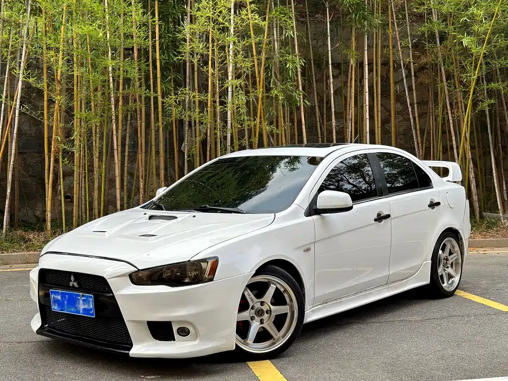 Mitsubishi Lancer EX 2013